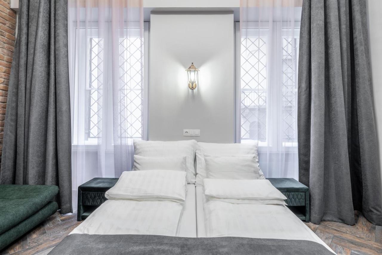 Stunning Apartment In The Hearth Of Boedapest Buitenkant foto